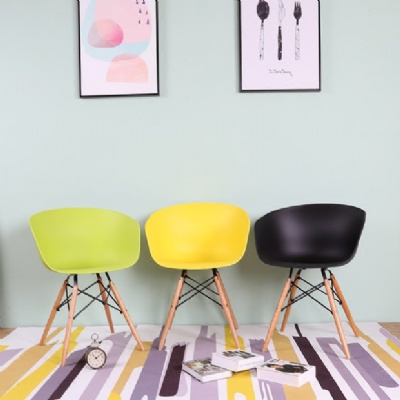 dinning arm chair plastic cafe chair with wooden leg